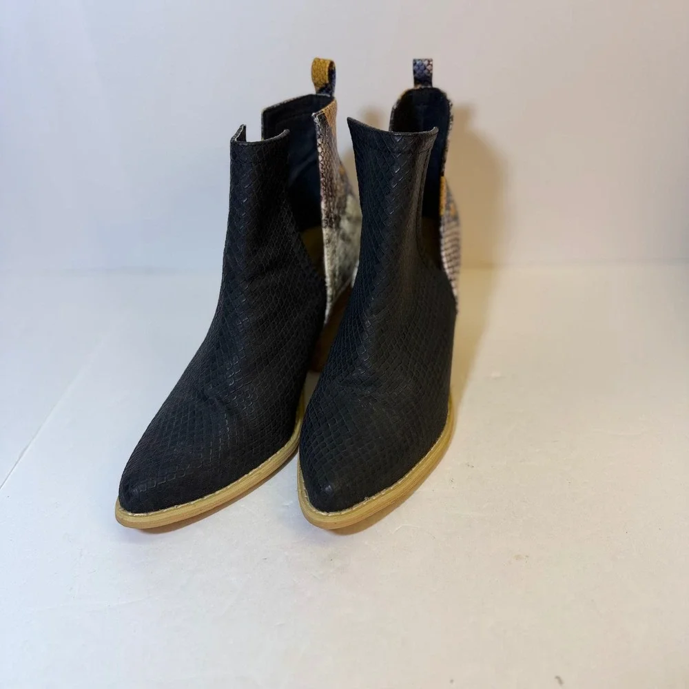 Black Snakeskin Pointed Toe Ankle Boots Multicolor Heel Cutout Booties Sz 7